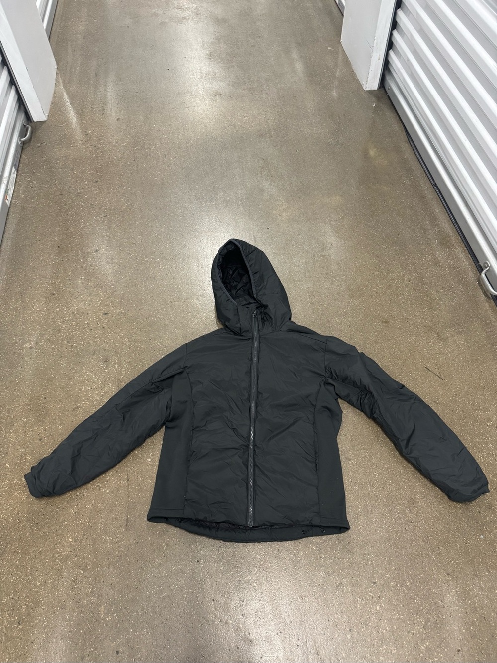 Quince Black Hooded Insulated Jacket quince medium